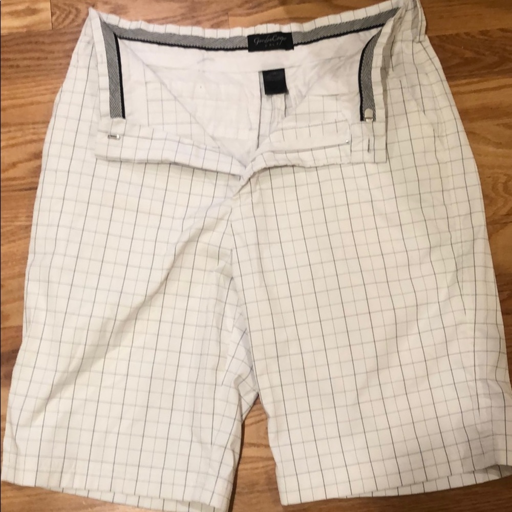 Men’s golf shorts